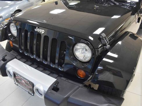 Used 2013 Jeep Wrangler Unlimited Sahara w/ Connectivity Group AWD/4WD image 51