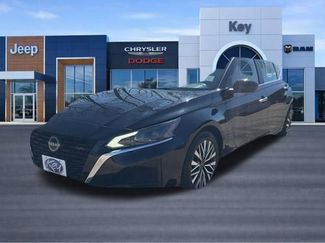 Used 2023 Nissan Altima 2.5 SV FWD video 2