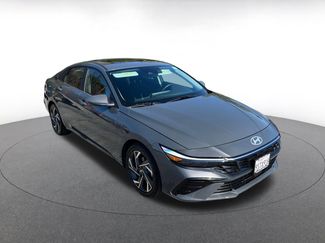 Used 2025 Hyundai Elantra SEL video 1