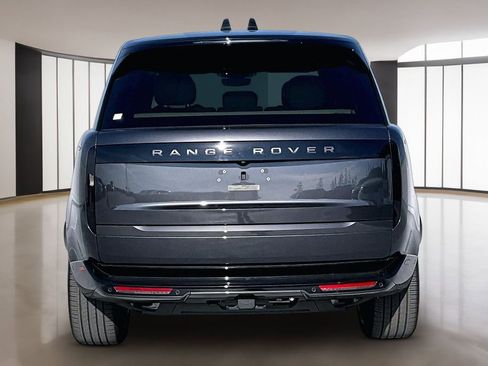 Used 2025 Land Rover Range Rover SE image 5