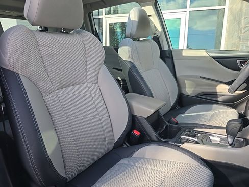 Used 2023 Subaru Forester Premium image 37