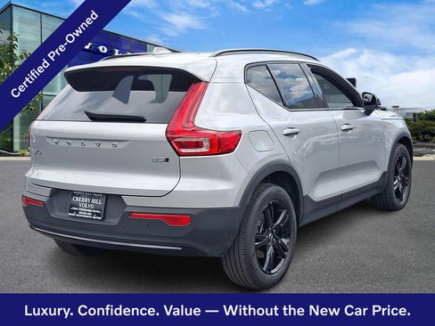 Certified 2023 Volvo XC40 B5 Plus AWD/4WD image 7