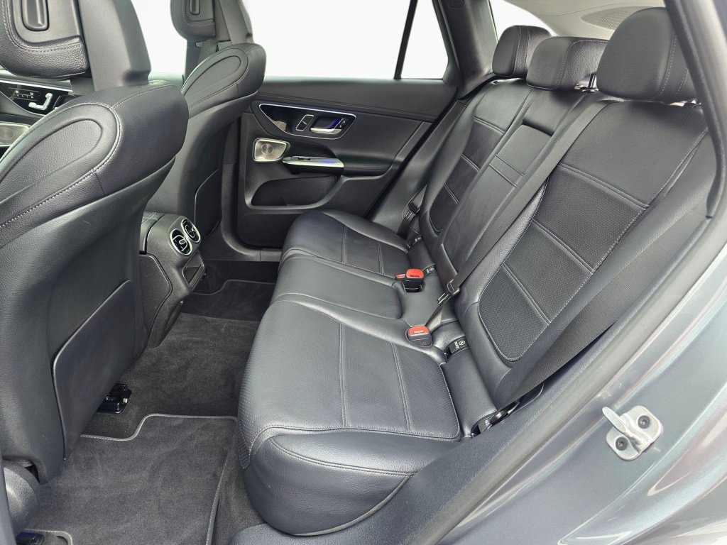 Used 2023 Mercedes-Benz GLC 300 4MATIC w/ Exclusive Trim Package image 19