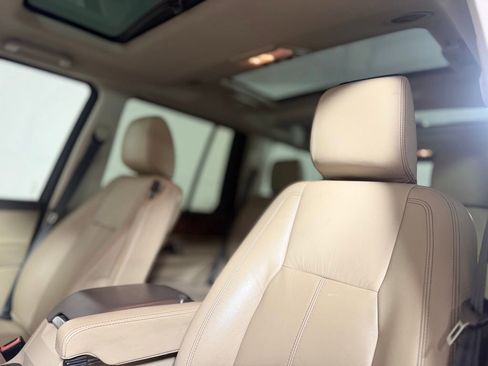 Used 2016 Land Rover LR4 HSE LUX image 17