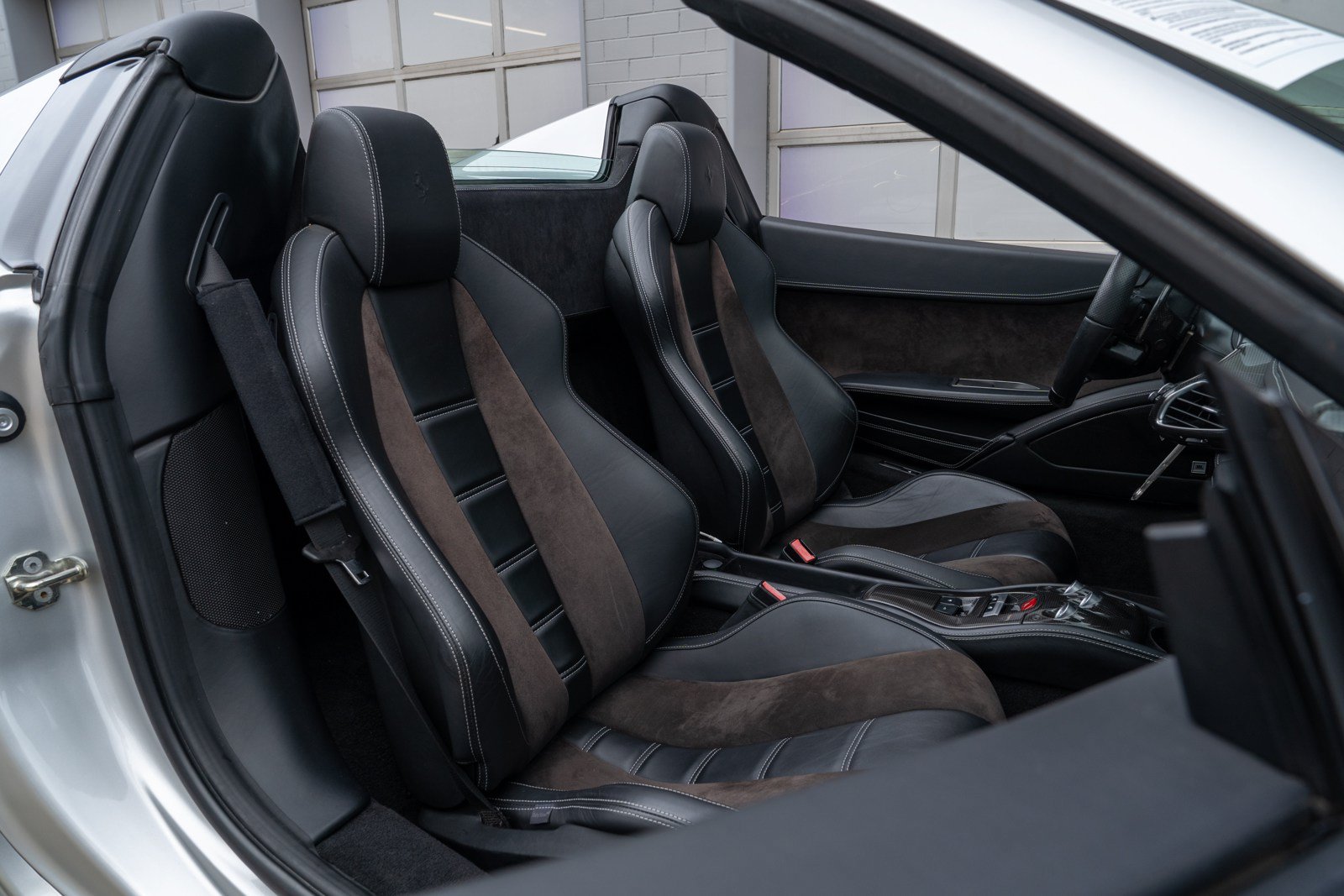 Used 2012 Ferrari 458 Spider RWD image 48