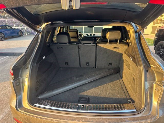 Used 2020 Porsche Cayenne AWD/4WD image 12