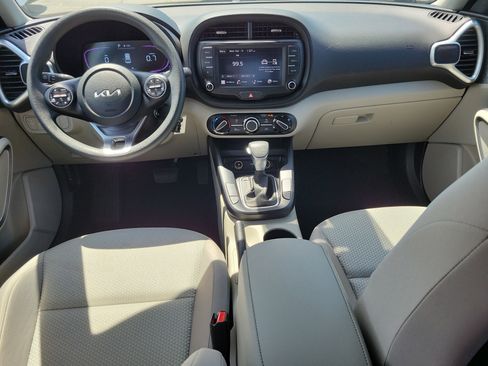 Used 2025 Kia Soul LX image 15