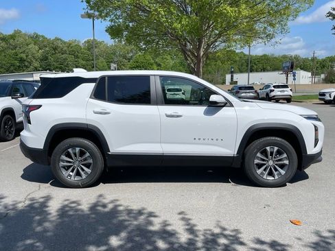 New 2026 Chevrolet Equinox LT FWD image 9