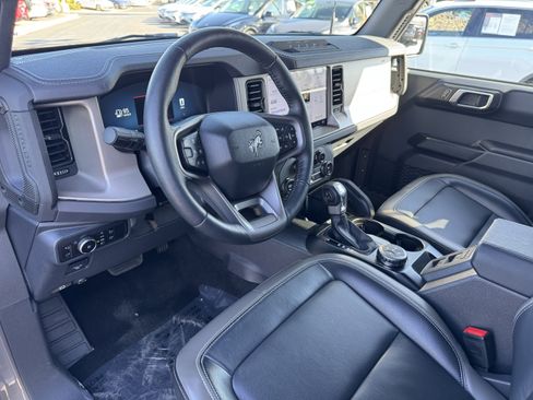 Used 2025 Ford Bronco Outer Banks w/ Sasquatch Package AWD/4WD image 18