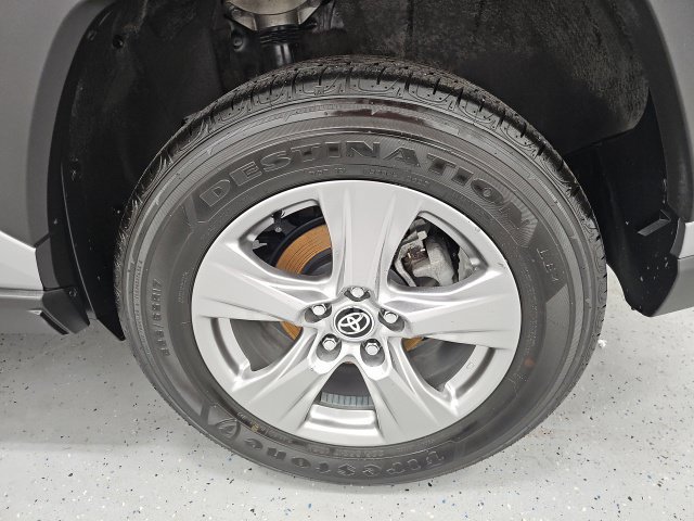 Certified 2025 Toyota RAV4 LE AWD/4WD image 11