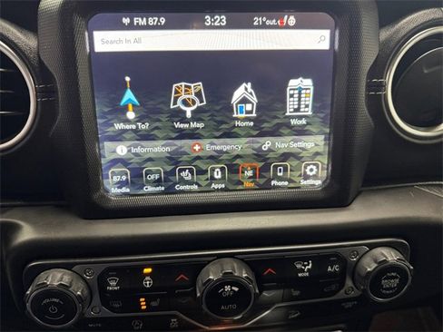 Used 2018 Jeep Wrangler Unlimited Sahara image 12