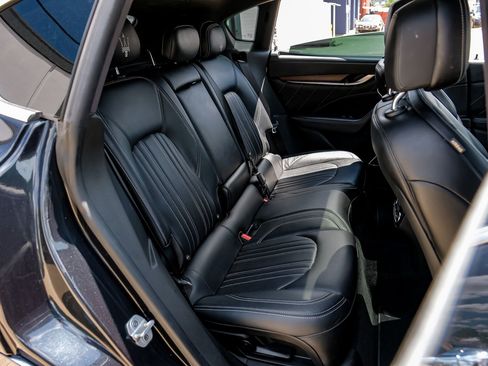 Used 2019 Maserati Levante S GranLusso image 33