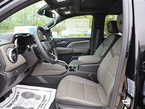 New 2024 Chevrolet Colorado ZR2 w/ ZR2 Bison Edition image 17