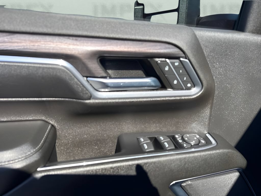 Used 2024 Chevrolet Silverado 2500 LTZ AWD/4WD image 23