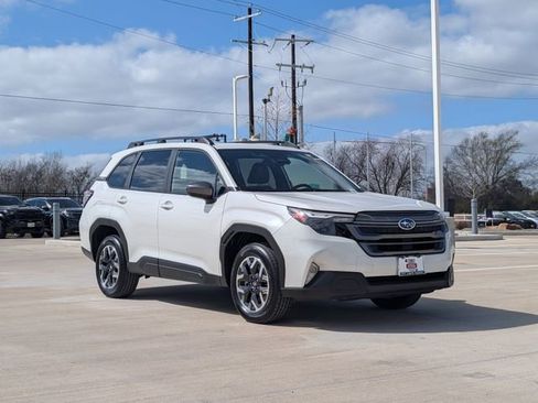 Certified 2025 Subaru Forester Premium AWD/4WD image 7