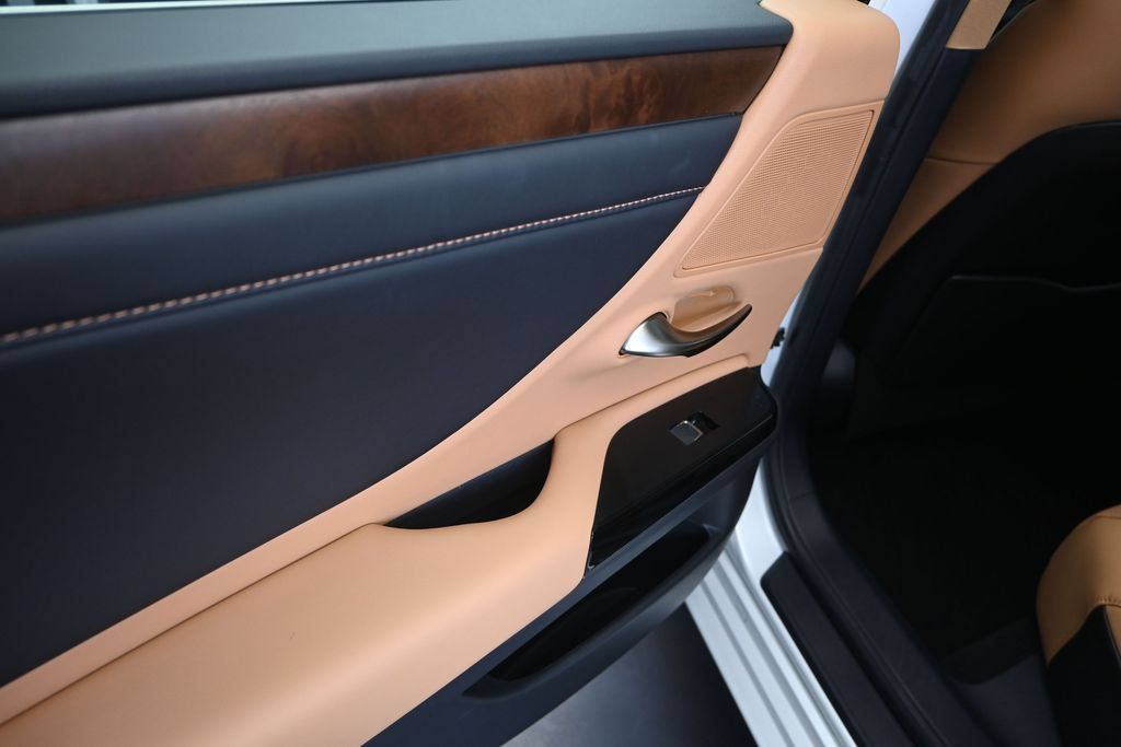 Certified 2024 Lexus ES 350 w/ Premium Package FWD image 15