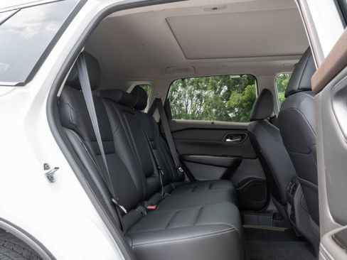 Used 2023 Nissan Rogue SL w/ SL Premium Package AWD/4WD image 32