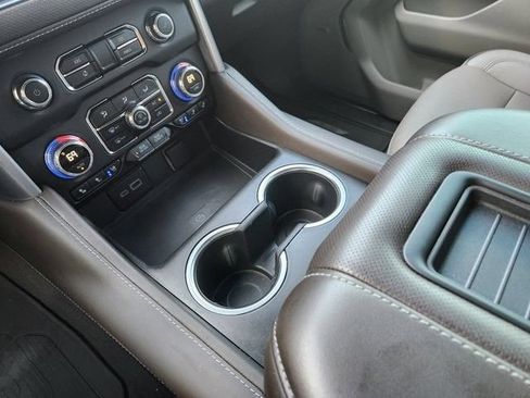 Used 2024 GMC Yukon SLT w/ SLT Premium Package RWD image 17
