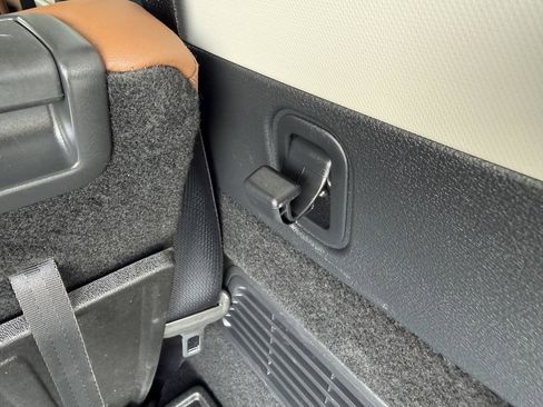 Used 2025 Nissan Pathfinder Platinum image 45