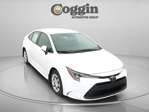 Certified 2025 Toyota Corolla LE FWD image 26