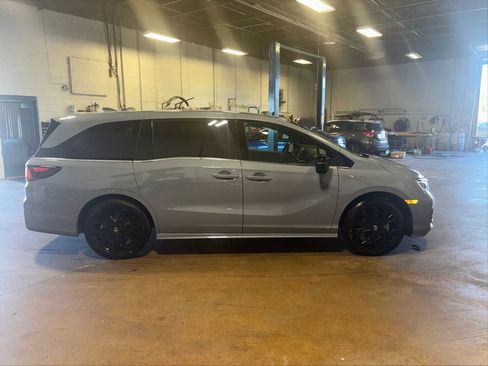 Used 2026 Honda Odyssey Sport-L image 4