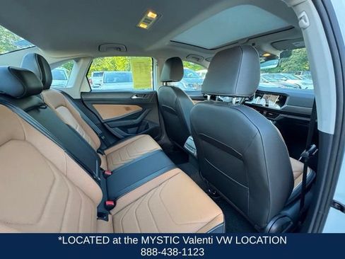Used 2024 Volkswagen Jetta SEL FWD image 22