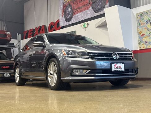 Used 2018 Volkswagen Passat 2.0T SE FWD image 43