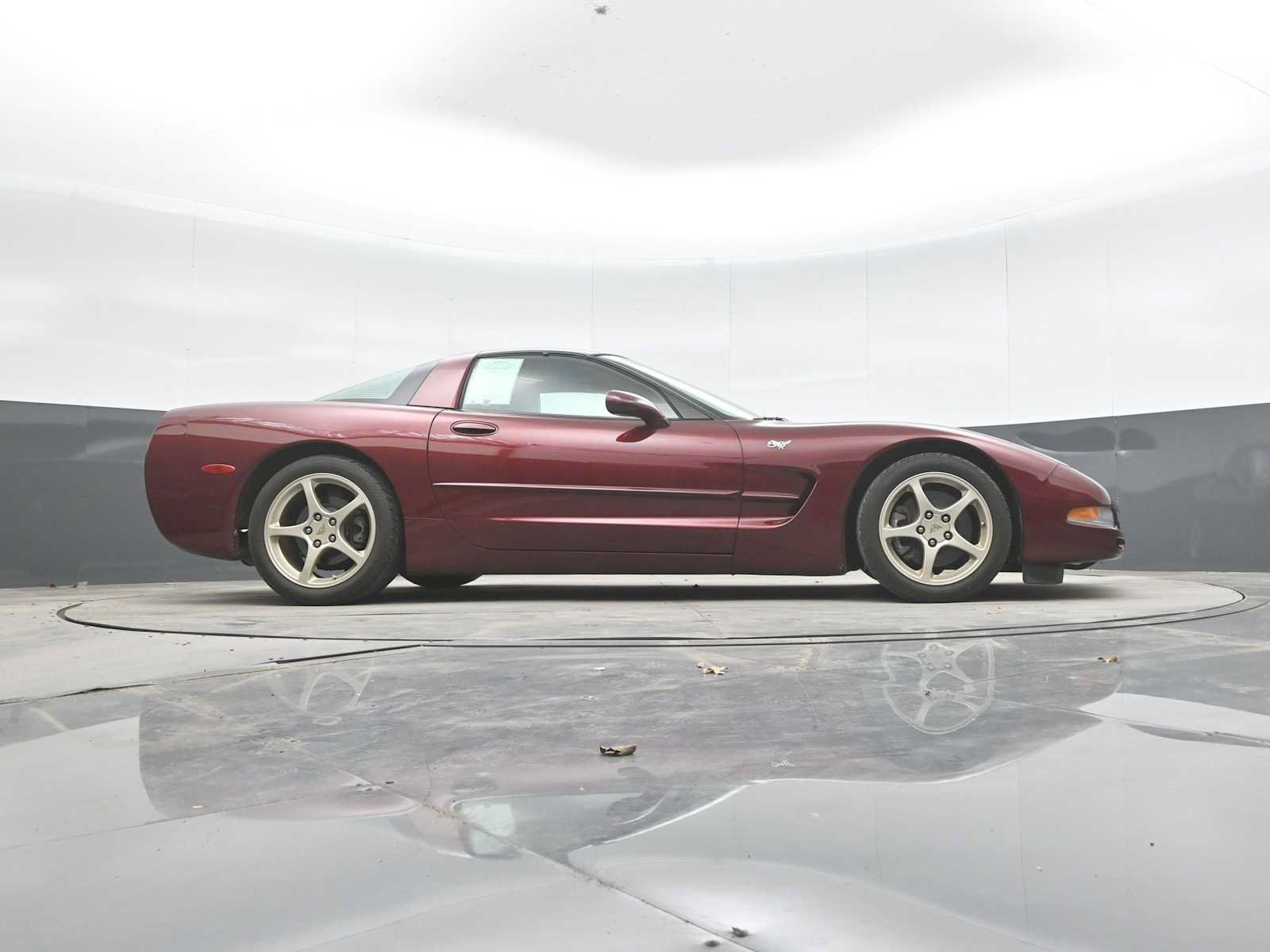 Used 2003 Chevrolet Corvette Coupe w/ Preferred Equipment Group RWD image 30