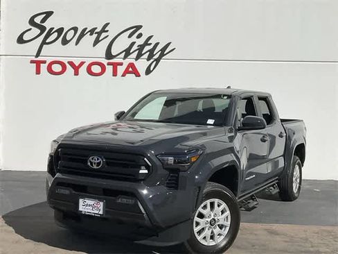 Certified 2025 Toyota Tacoma SR5 image 1