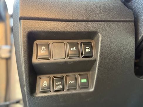 Used 2018 Nissan Rogue SV w/ Premium Package AWD/4WD image 22