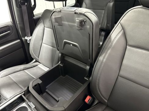 Used 2023 GMC Yukon Denali AWD/4WD image 36