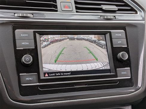 Used 2023 Volkswagen Tiguan S image 18