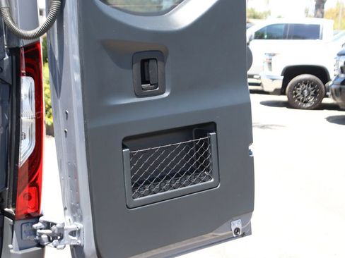 Used 2025 Mercedes-Benz Sprinter 2500 image 9