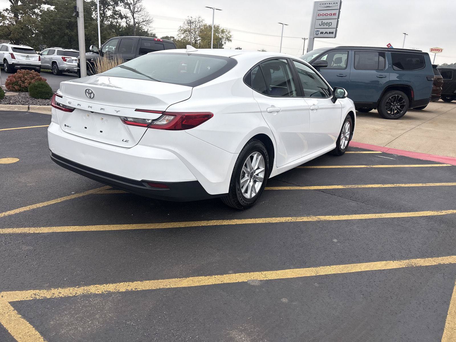 Used 2025 Toyota Camry LE FWD image 5