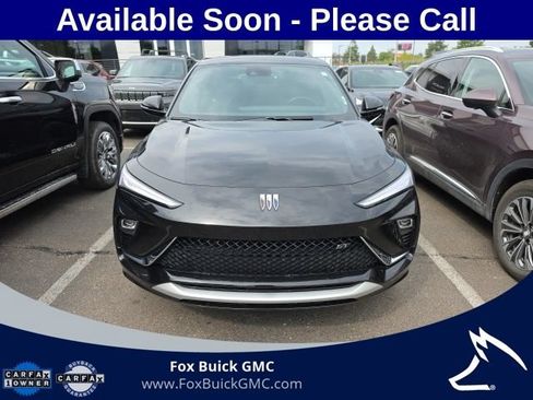 Used 2024 Buick Envista Sport Touring w/ Convenience I Package FWD image 2