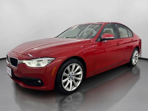 Used 2018 BMW 320i xDrive Sedan w/ Convenience Package image 4