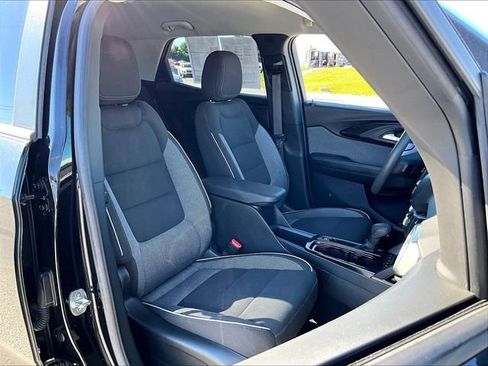 Used 2022 Chevrolet TrailBlazer LT FWD image 11