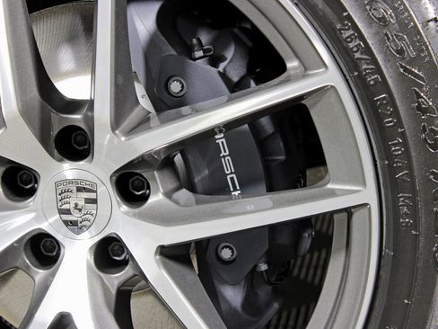 New 2026 Porsche Macan image 40