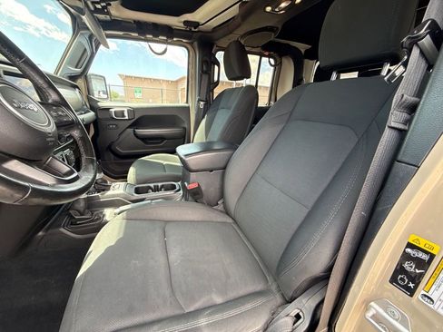 Used 2020 Jeep Gladiator Sport w/ Quick Order Package 24S AWD/4WD image 13