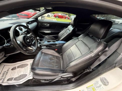 Used 2017 Ford Mustang GT Premium RWD image 39