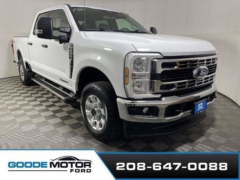 Certified 2024 Ford F250 XLT w/ 360-Degree Camera Package AWD/4WD image 2