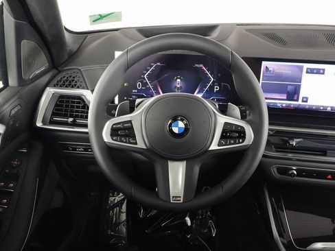 New 2027 BMW X7 xDrive40i w/ M Sport Package AWD/4WD image 3