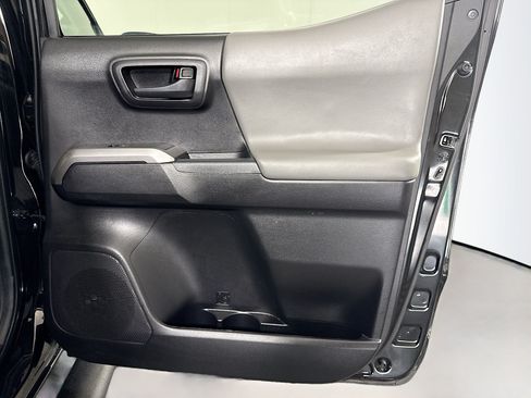 Used 2023 Toyota Tacoma SR5 RWD image 28