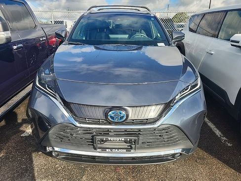 Used 2022 Toyota Venza Limited image 2