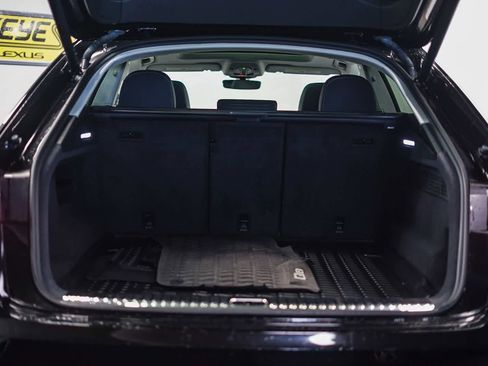 Used 2022 Audi Q8 Premium Plus image 28