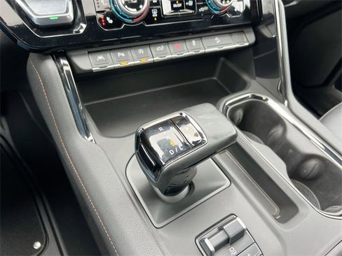 Used 2024 GMC Sierra 1500 AT4 w/ Technology Package image 16