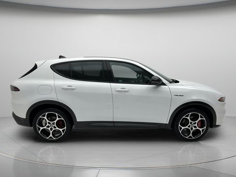 Used 2024 Alfa Romeo Tonale Veloce AWD/4WD image 6