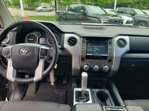 Used 2017 Toyota Tundra SR5 w/ SR5 Upgrade Package RWD image 18