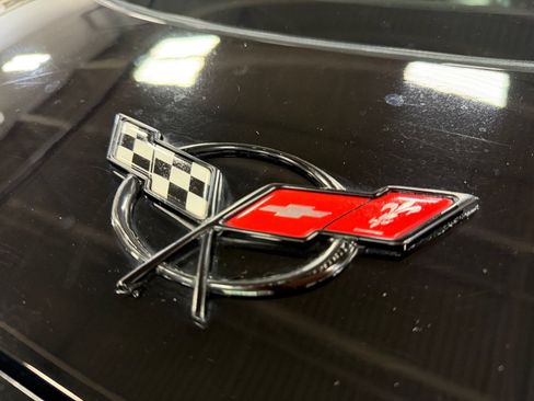 Used 2004 Chevrolet Corvette Coupe w/ Preferred Equipment Group RWD image 34