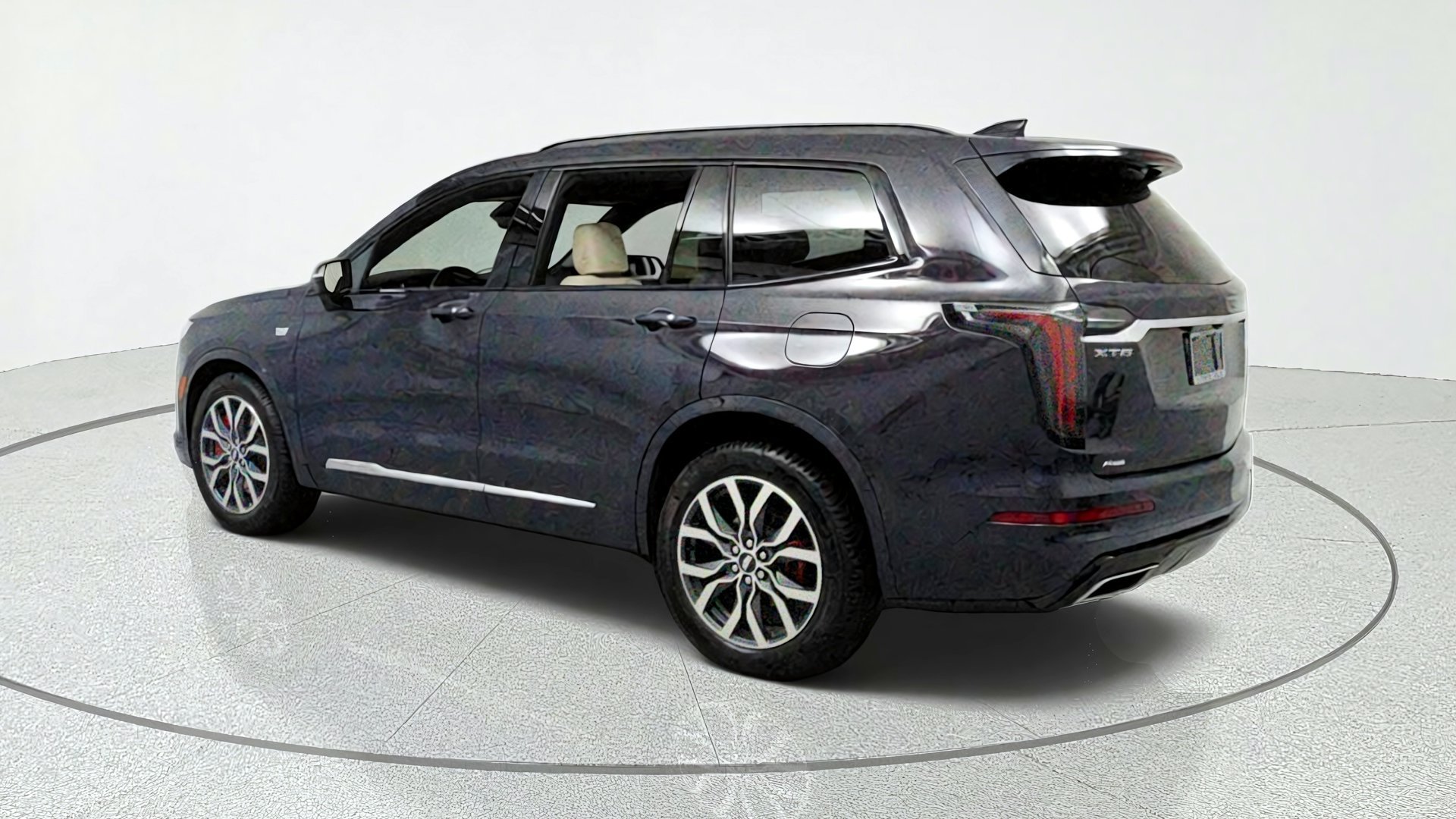 Used 2024 Cadillac XT6 Sport w/ Technology Package AWD/4WD image 3